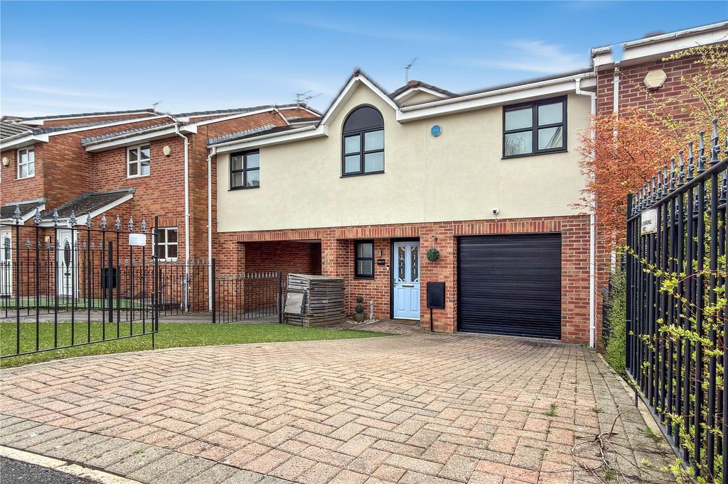 Property photo 1 of 11 External