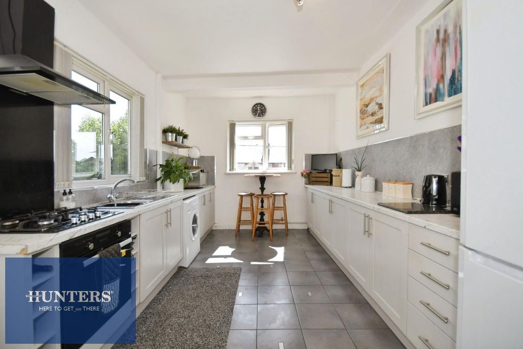 Property photo 3 of 15 Kitchen Diner 01.Jpg