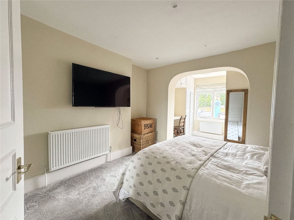 Property photo 2 of 11 Picture No. 25