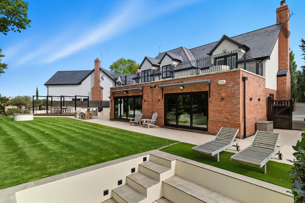 Property photo 3 of 51