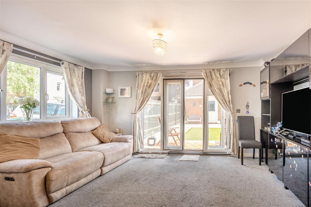 Property photo 2 of 18 8694519-Interior20.Jpg