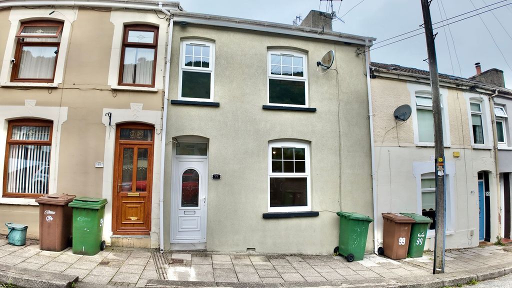 Property photo 1 of 25