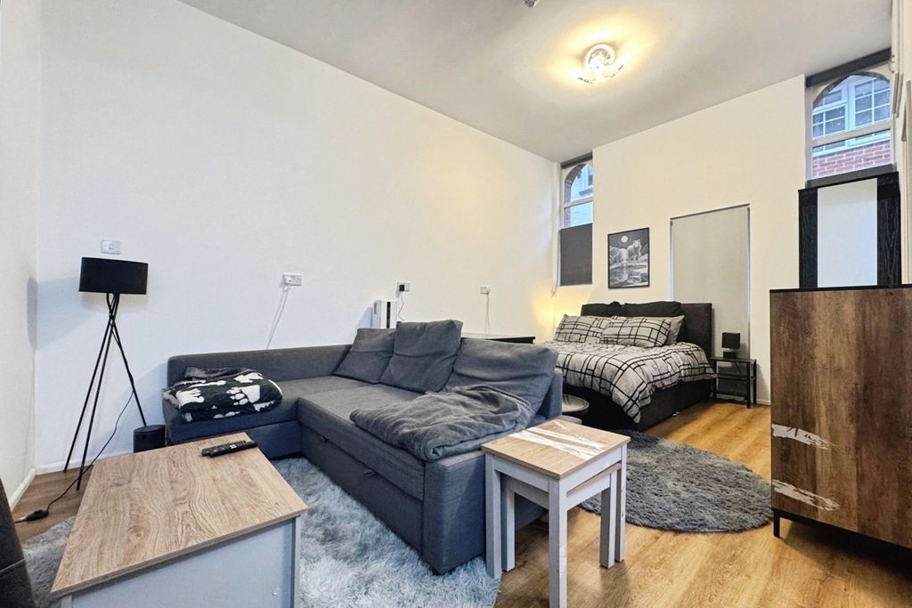 Property photo 2 of 7 Pbox-Img.Jpg