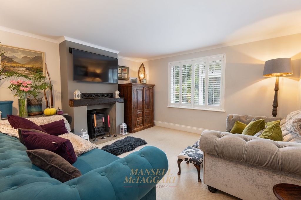 Property photo 2 of 33