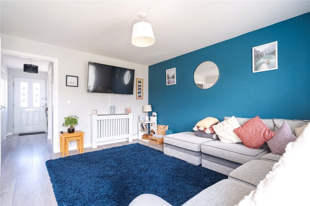 Property photo 3 of 13 Caledonian Crescent