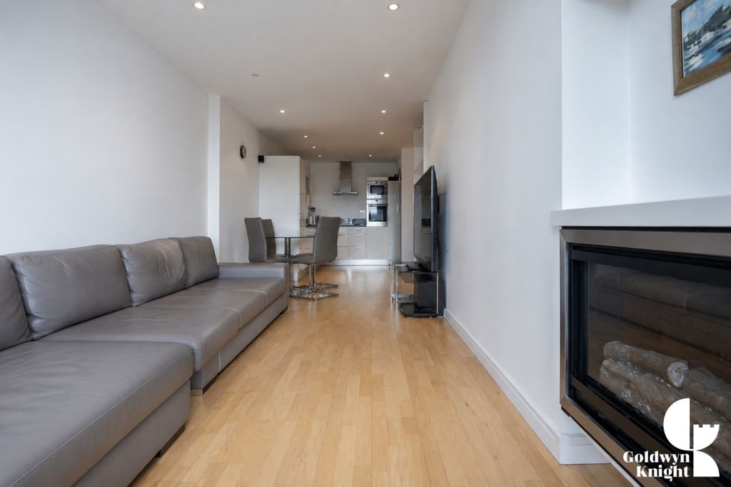 Property photo 2 of 8 B16512F8-F720-4062-9Ad5-C3733Dce41F8 2