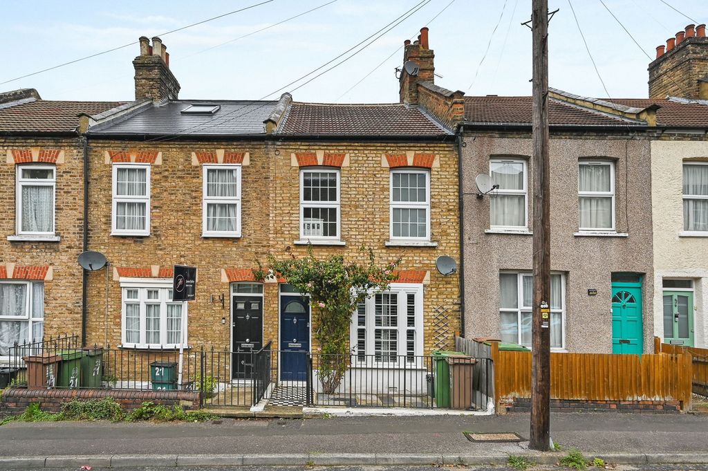 Property photo 1 of 18