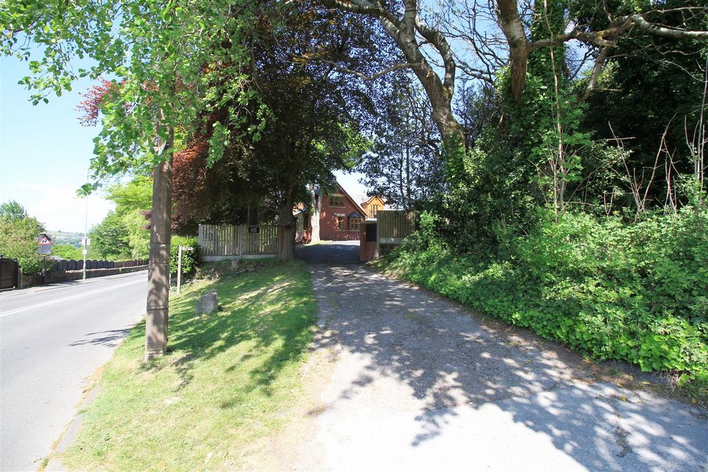 Huddersfield Road, Carrbrook, Stalybridge SK15, 4 bed detached house ...