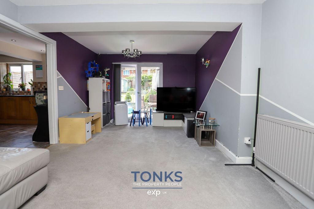 Property photo 3 of 26