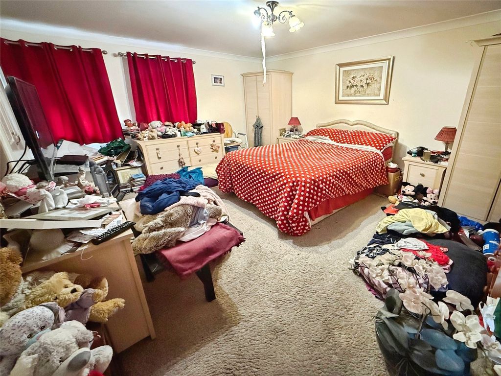 Property photo 2 of 13 Bedroom 1