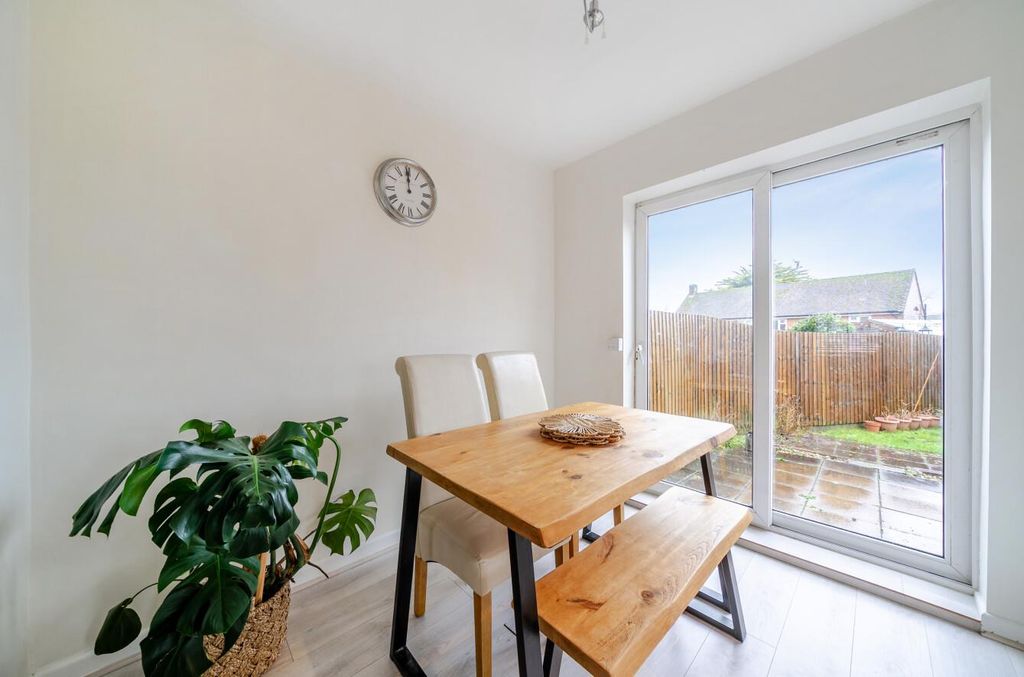 Property photo 3 of 30 1398135-11-6968E3F9Ad2Ac.Jpg