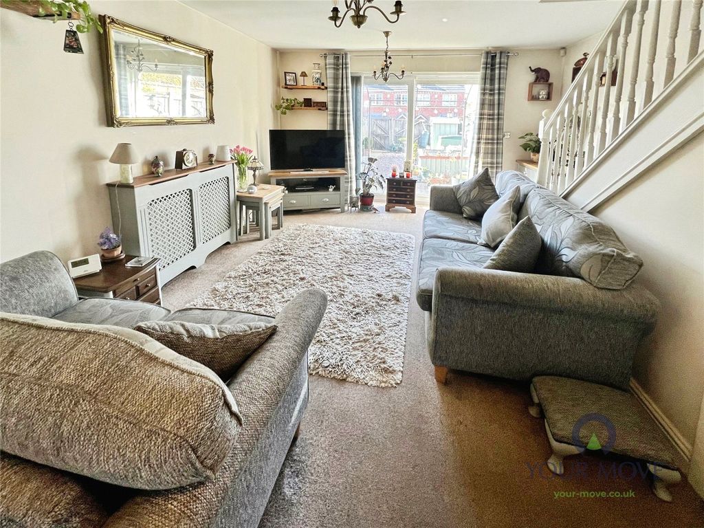 Property photo 2 of 12 Lounge