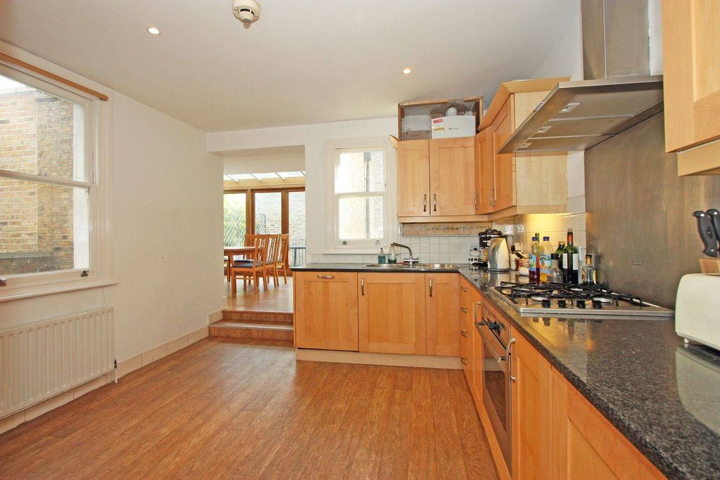 Property photo 2 of 7