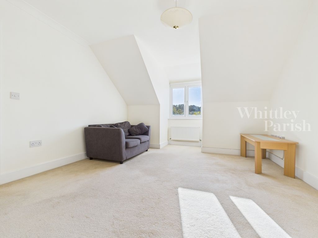 Property photo 2 of 14 Cam04332G0-Pr0515-Still004