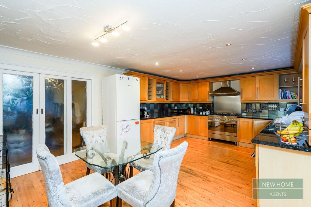 Property photo 2 of 16 Photo 6