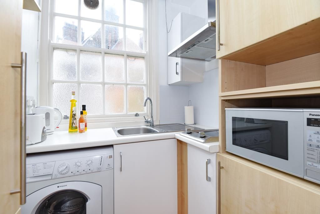 Property photo 2 of 10 Kitchen