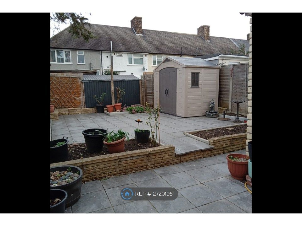 Property photo 1 of 31 Beautiful Extra Large Garden