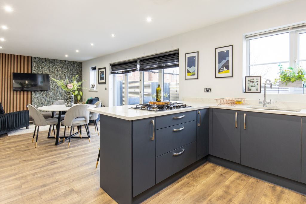Property photo 3 of 22 Family Dining Kitchen