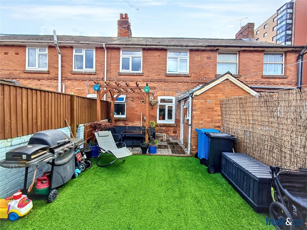 Property photo 2 of 17 Garden