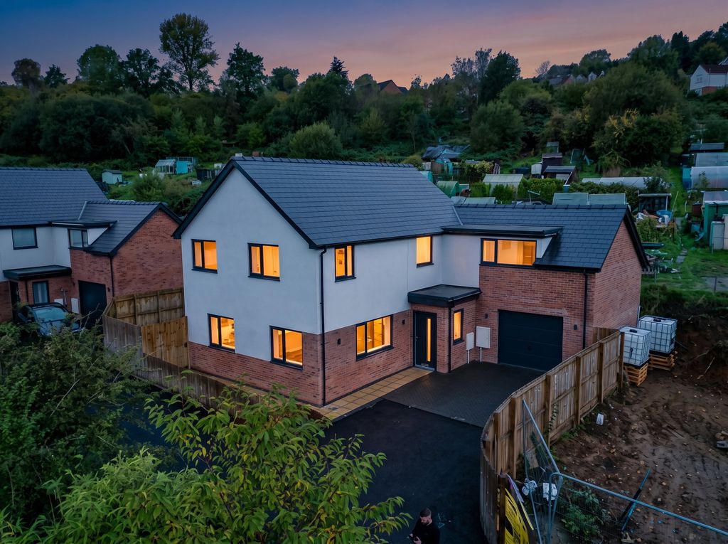 Property photo 1 of 57