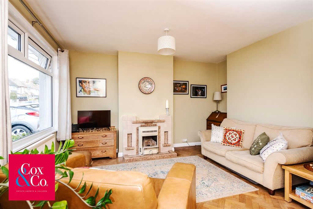 Property photo 1 of 18 81O_8430.Jpg
