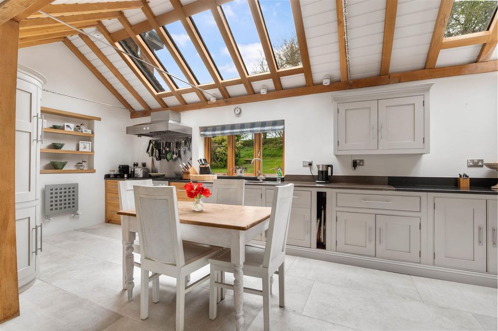 Property photo 3 of 35