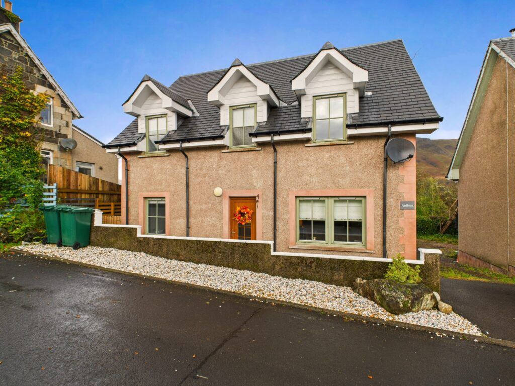 Property photo 1 of 31