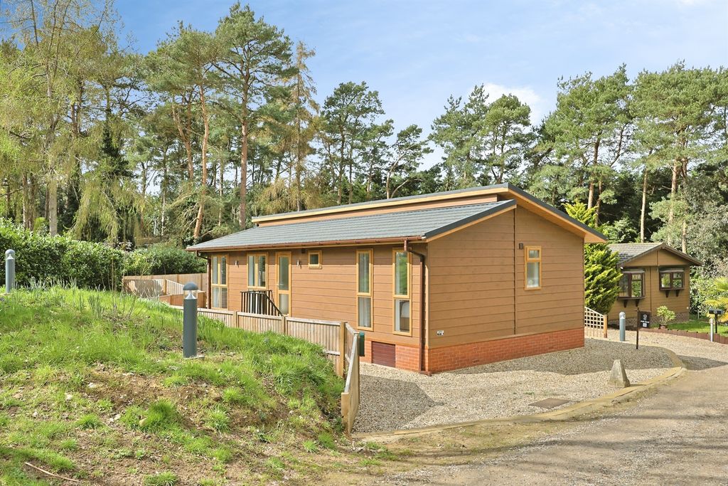 Property photo 2 of 20