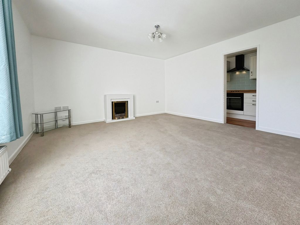 Property photo 3 of 9 Photo 8