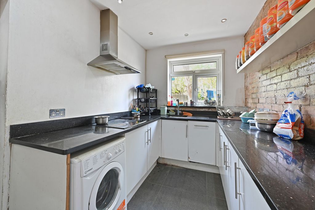 Property photo 3 of 11 11