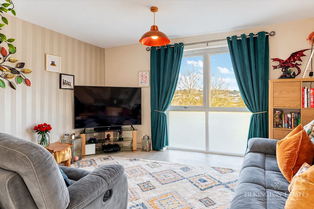 Property photo 2 of 16 4957983