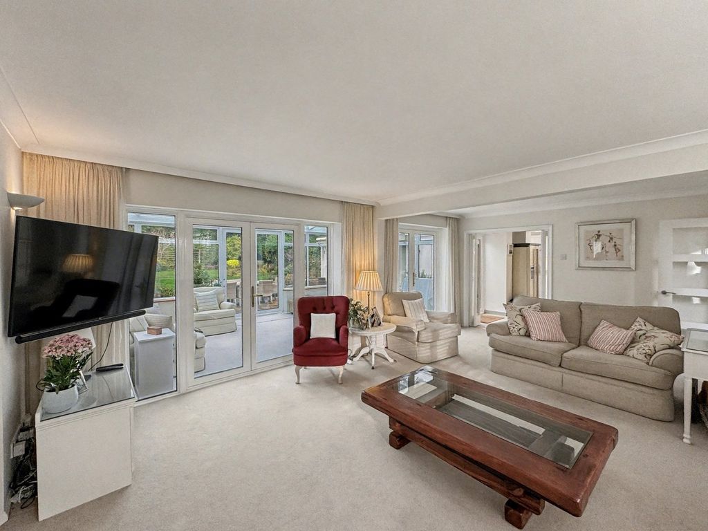 Property photo 3 of 32