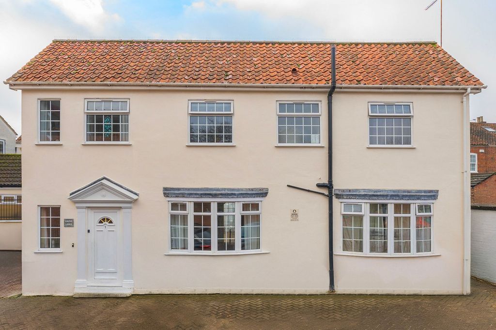 Property photo 1 of 19
