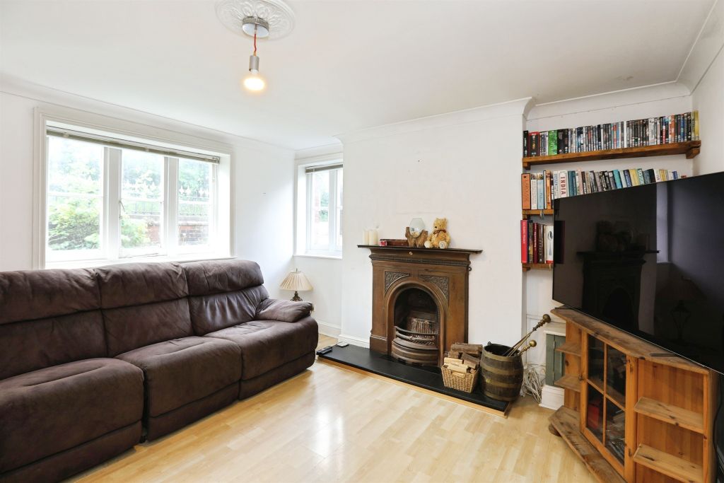 Property photo 3 of 11