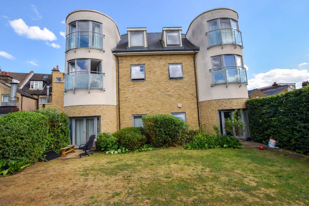 Property photo 1 of 12