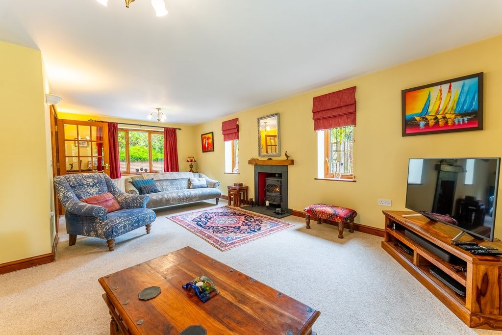 Property photo 2 of 22