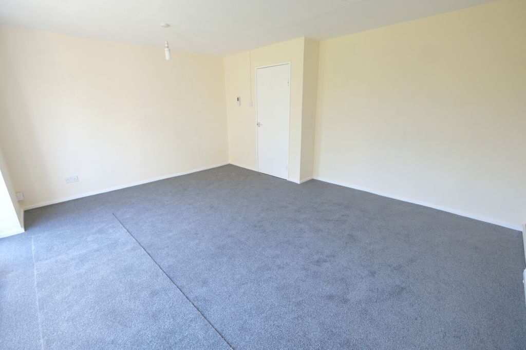 Property photo 3 of 13 Sitting/Dining Room