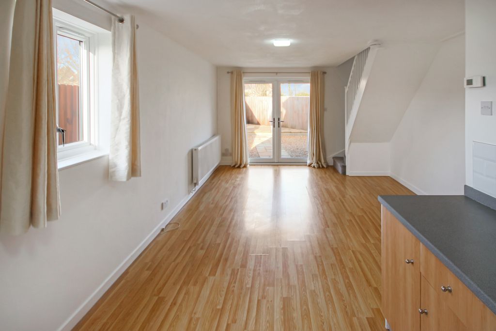 Property photo 2 of 8