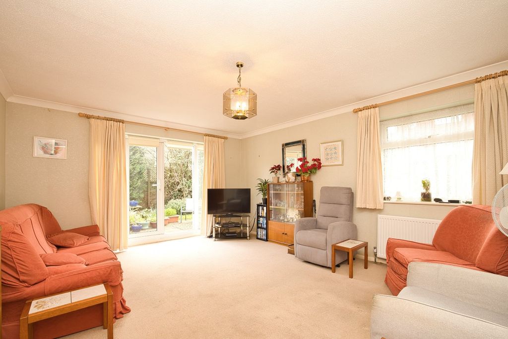 Property photo 3 of 12 Picture 3