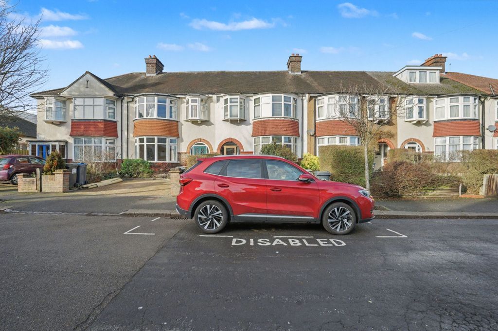 Property photo 2 of 19 52 Wharncliffe Gardens, Croydon, London Se25 6Dq