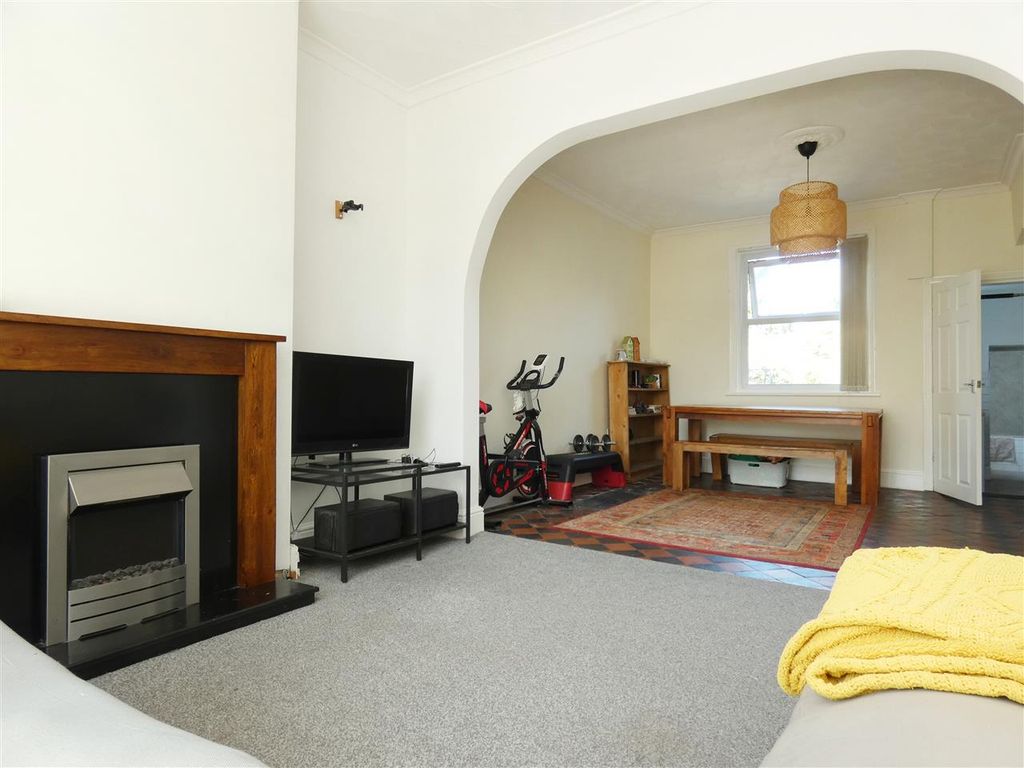 Property photo 3 of 17