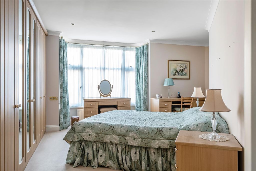 Additional image 8 of 2 bed flat for saleStation Road West, Oxted RH8