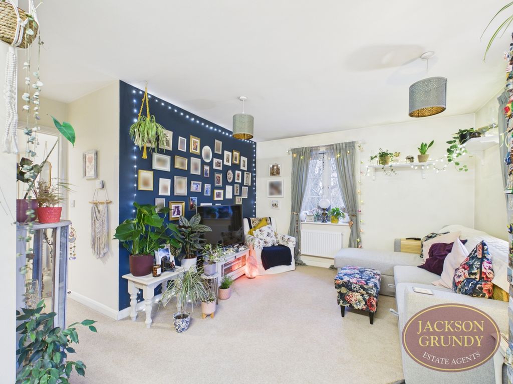 Property photo 2 of 14 Narrowboat Lane