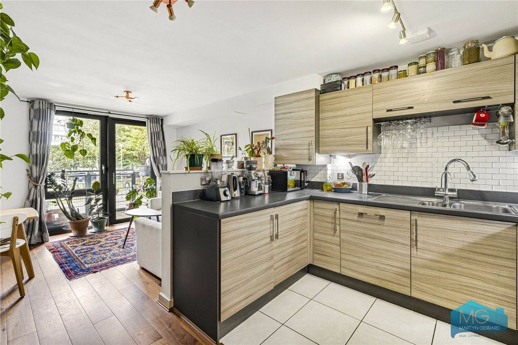 Property photo 1 of 10 Picture No. 15