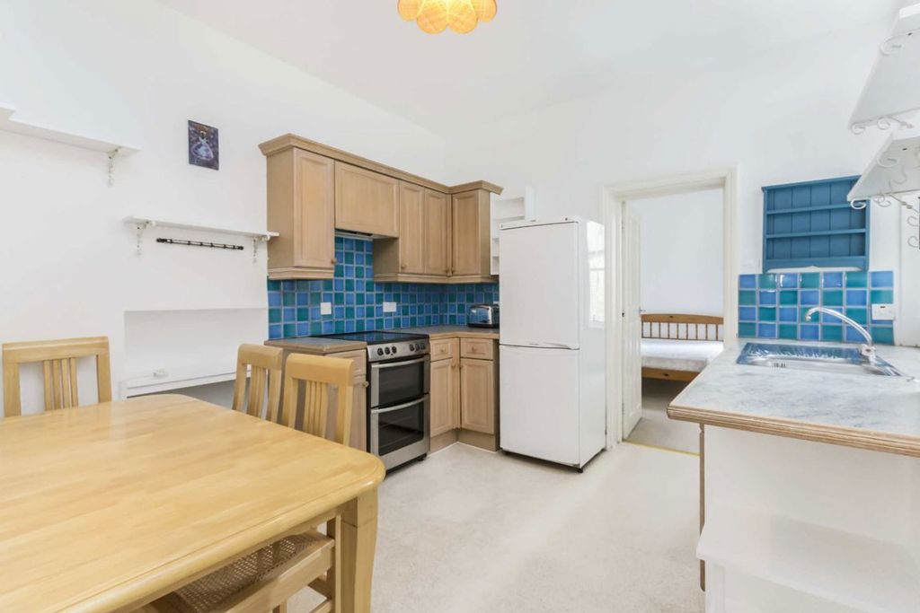 Property photo 3 of 6