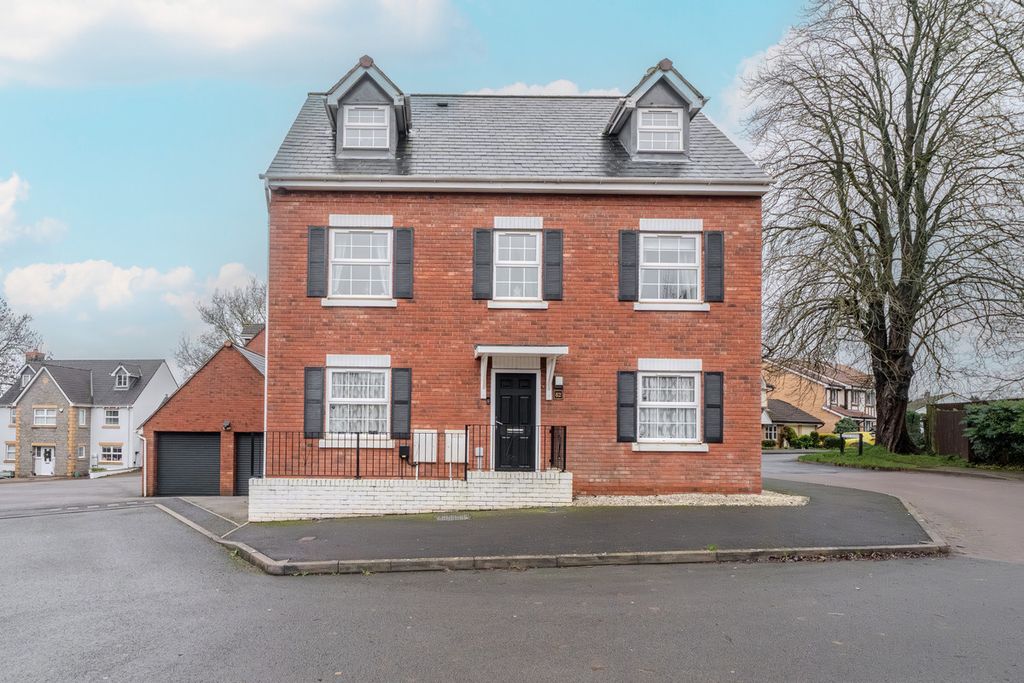 Property photo 2 of 42