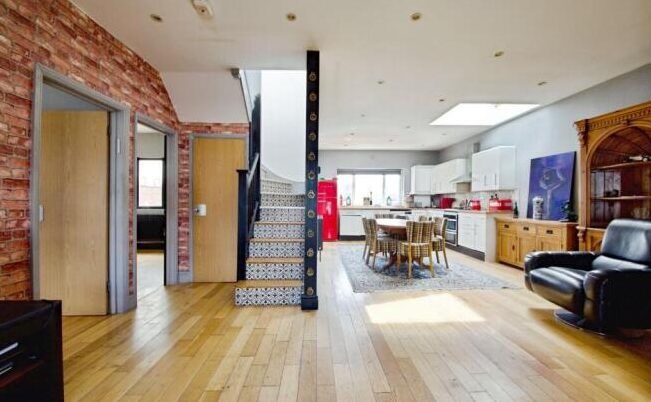 Property photo 2 of 12