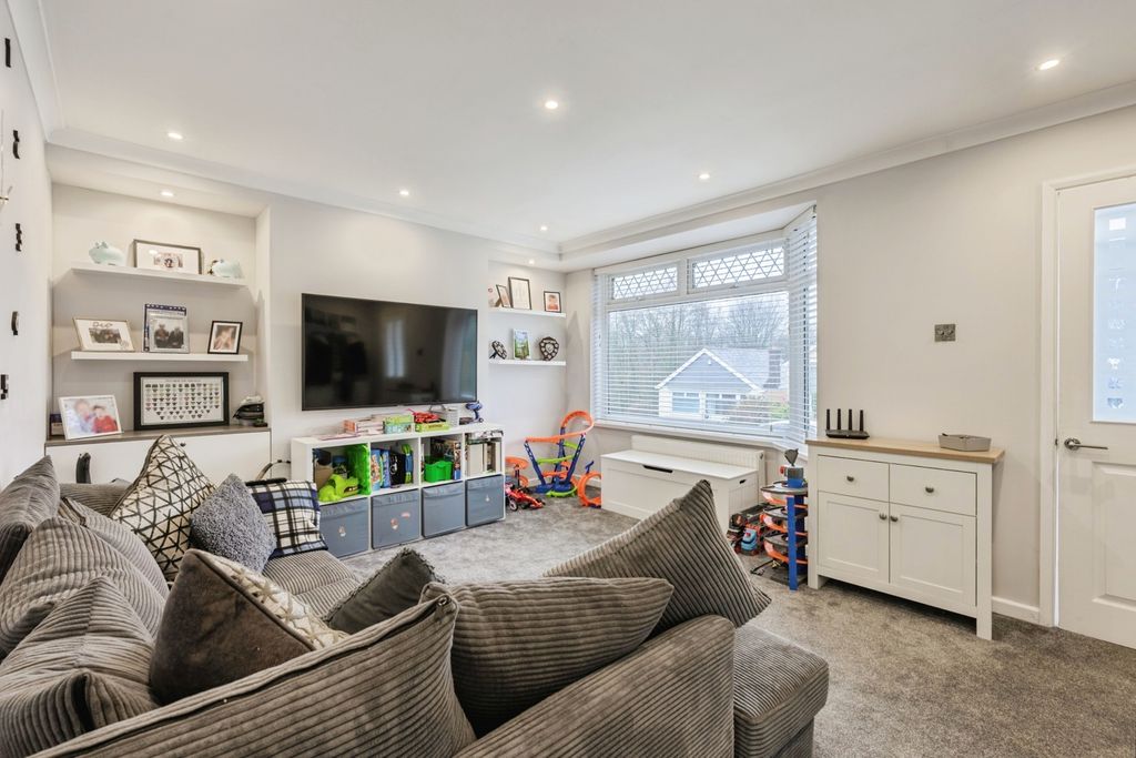 Property photo 3 of 20 Pbox-Img.Jpg