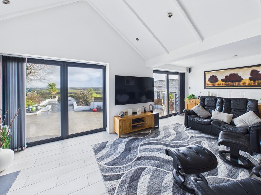 Property photo 2 of 40