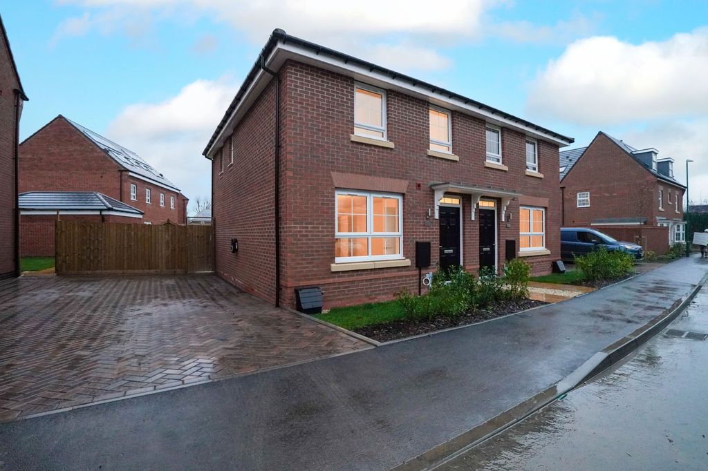 Property photo 2 of 18